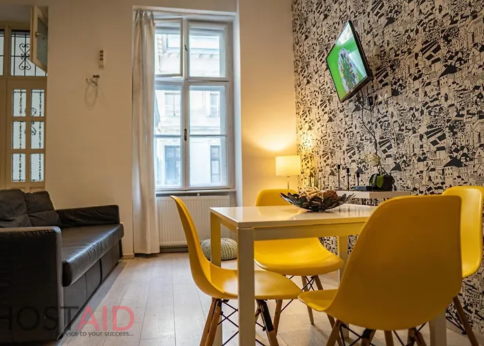 A5 Apartment - Budapest - Hostaid